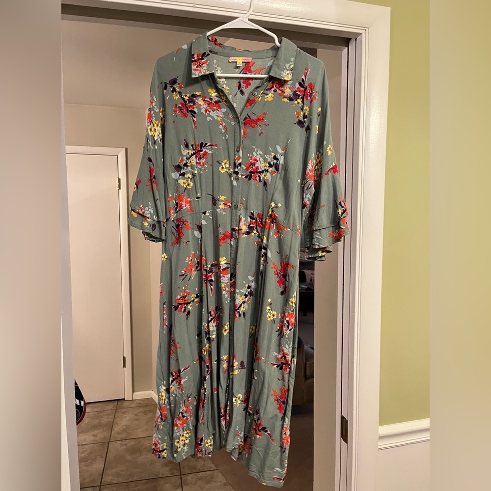 Mimi + Daphne Dress/Shall | L